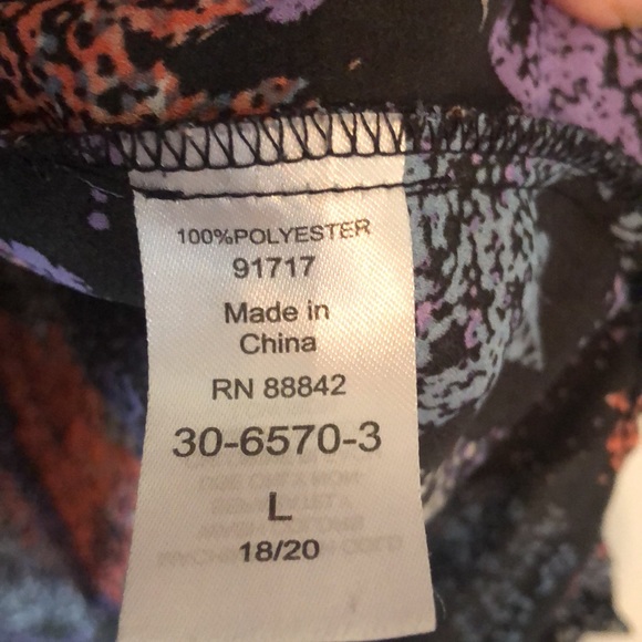 Woman’s fall muti colored leaf print blouse - Picture 7 of 10